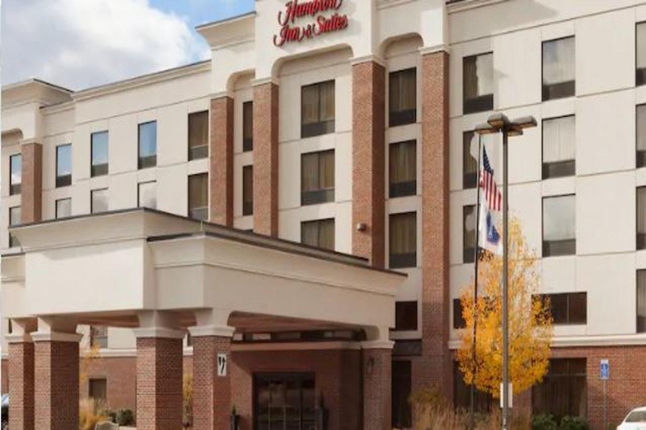 Hampton Inn & Suites East Hartford Exterior photo