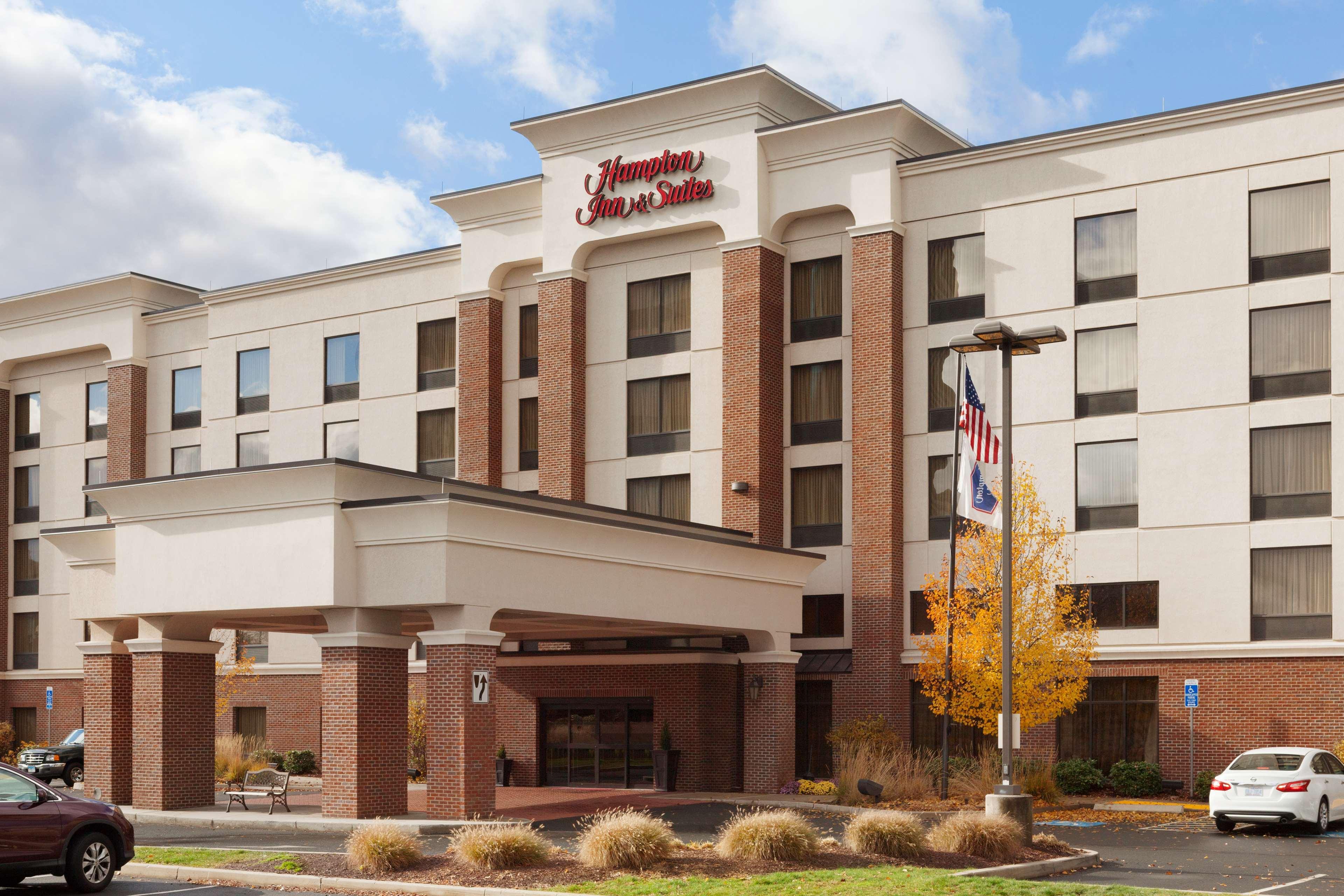 Hampton Inn & Suites East Hartford Exterior photo