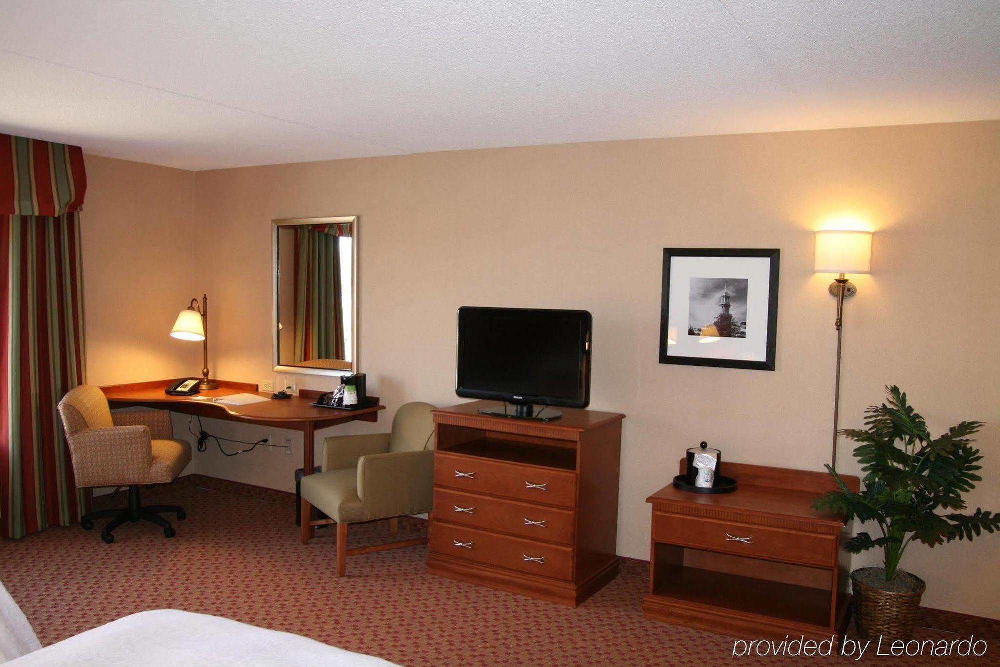Hampton Inn & Suites East Hartford Room photo